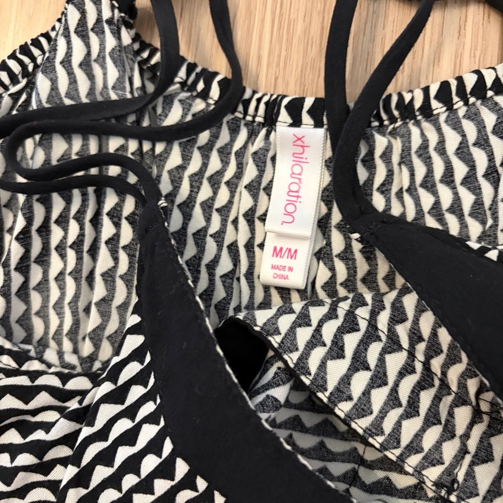 Romper with Crisscross Straps - Picture 3 of 4